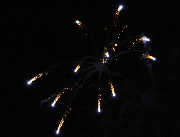 Embrasement • Feu d’artifice, La Clusaz, Haute-Savoie, France, 9 mars 2011