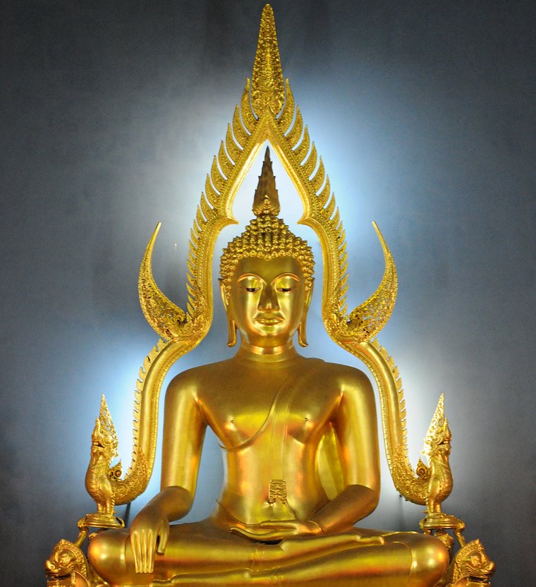 Vie intérieure • Bouddha doré, Wat Benchamabophit (temple bouddhique), Bangkok, Thaïlande, 1er juillet 2008