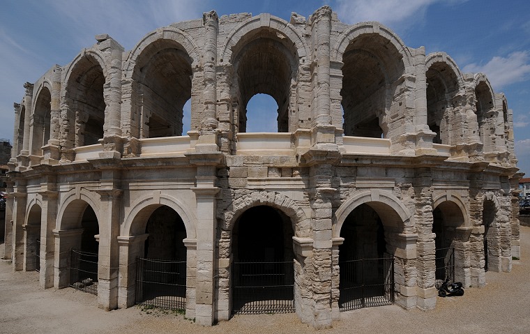 Autrement • Arènes romaines (vue panoramique), Arles, Bouches-du-Rhône, France, 19 mai ‎2011