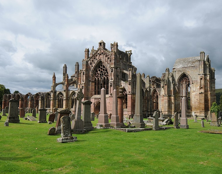Limite • Cimetière et ruines de l’abbaye de Melrose (Melrose Abbey), environs d’Édimbourg, Écosse, 22 juillet ‎2011