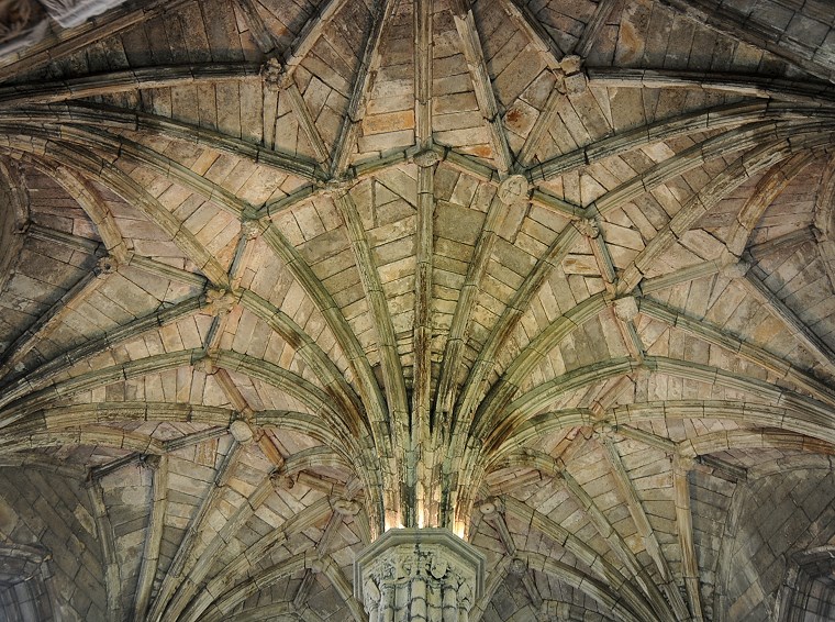 Architecture • Voûte gothique de la salle capitulaire, cathédrale d’Elgin, Moray, Écosse, 25 juillet ‎2011