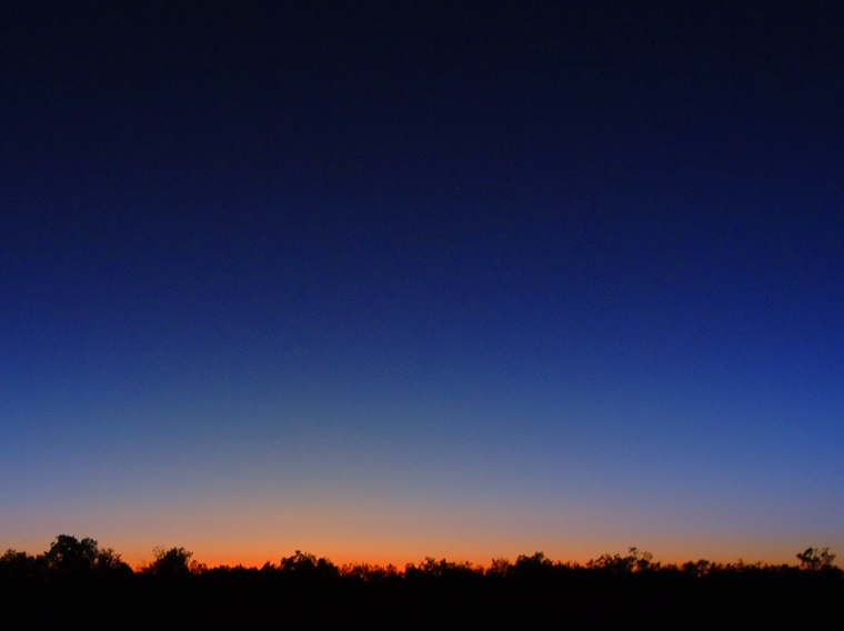 Crépuscule • Dégradé crépusculaire, Saintes-Maries-de-la-Mer, Camargue, Bouches-du-Rhône, France, 11 octobre 2011