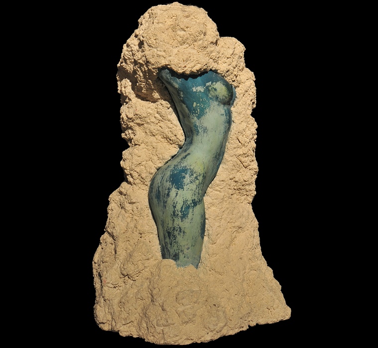 Bonheur • "La Femme bleue", œuvre d’art en plâtre peint, 1er février 2012