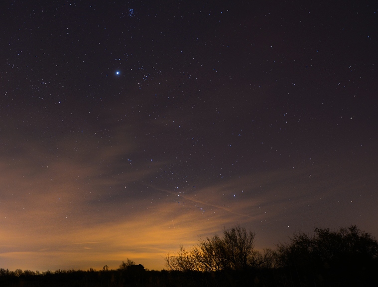 Voile de lumière • Ciel nocturne à proximité des étangs de Mauguio, Hérault, France, 6 décembre 2012