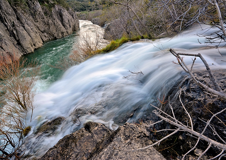 Temps plié • Gorges de l’Hérault aux environs de Saint-Guilhem-le-Désert (barrage de Belbezet), Hérault, France, 31 mars 2013