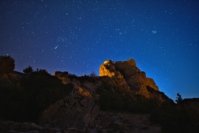 Vers l’infini... • Château de Peyrepertuse, Aude, France (vision nocturne), 27 mars 2014