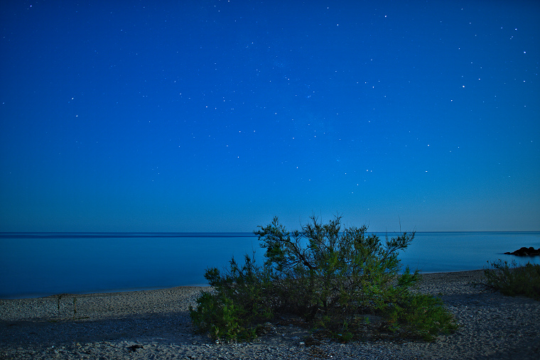 Céleste Présence • Plage de Frontignan, Hérault, France (vision nocturne, éclairage naturel lunaire), 14 avril 2014