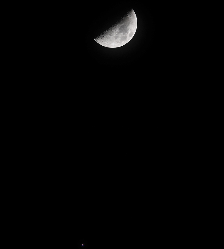 Vedette : La lune et la planète Jupiter, Baillargues, Hérault, France, 30 janvier 2012