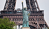 Réplique de la Statue de la Liberté et Tour Eiffel, Paris, France, (près de 1 km ½ séparent ces deux monuments, photographiés depuis le Pont Mirabeau), 18 mai 2012