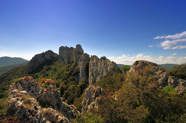 Forteresse : Le château "cathare" de Peyrepertuse, Aude, France, 15 mai 2012