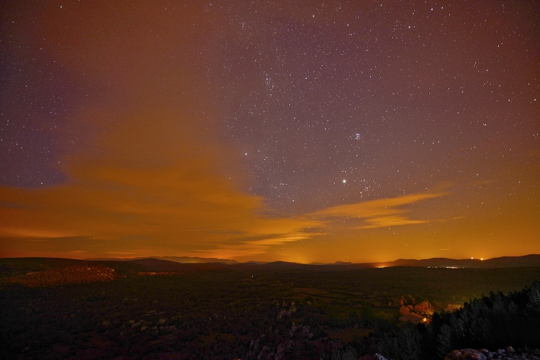 Entre Ciel & Terre : Reliefs des Causses depuis le Roc Castel, Le Caylar, Hérault, France, 9 décembre 2012