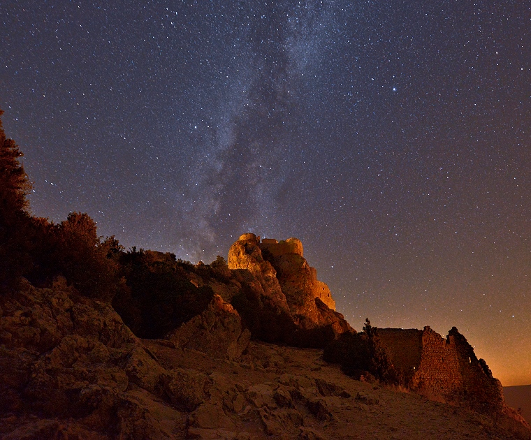 Réalité : En route pour la Voie lactée..., château de Peyrepertuse, Aude, France, 5 septembre 2013, 01 h 16